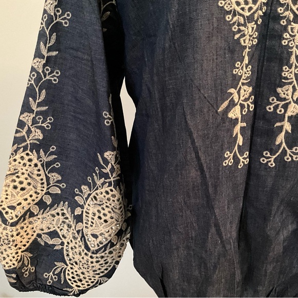 NWT Umgee Embroidered Chambray Top Medium Balloon Sleeve - Picture 8 of 9